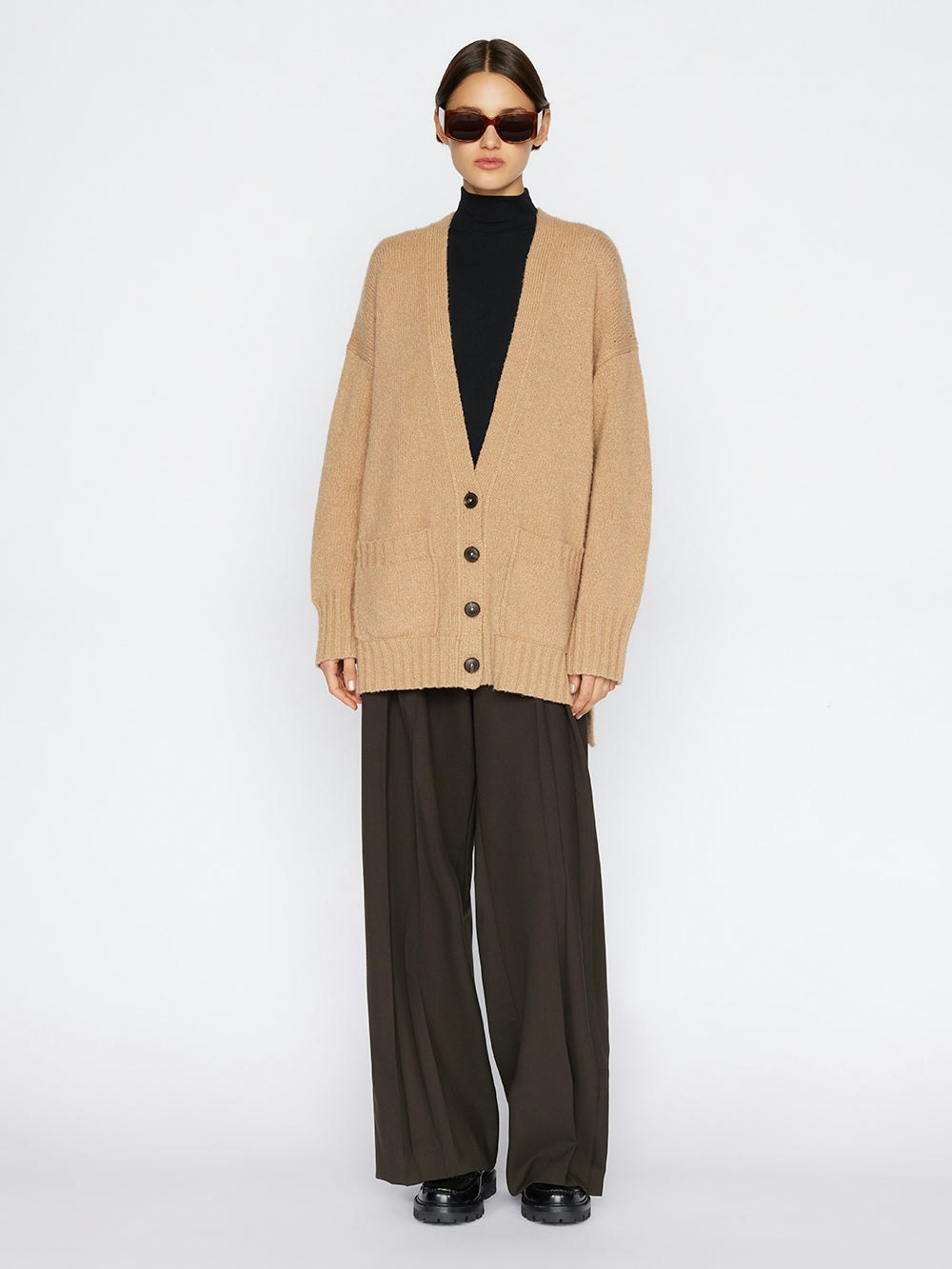 sweater full body view alt:hover
